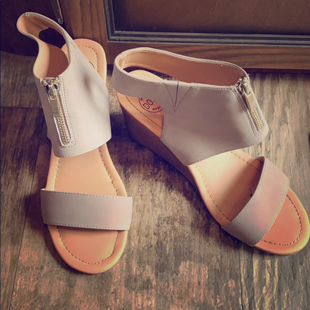 Heeled booties